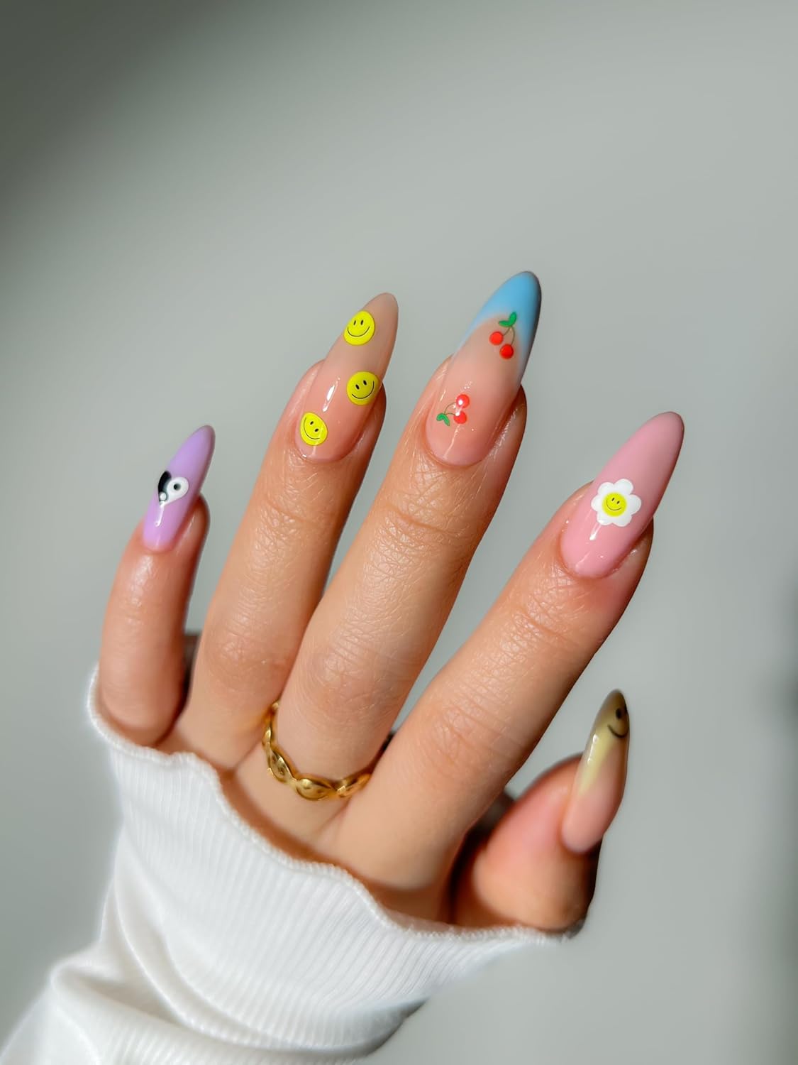 Lulas Nail Stickers - Lightweight & Easy-to-Apply Nail Art with Cute & Trendy Designs - Durable & Long-Lasting Nail Stickers for Women, Ideal for DIY Manicures