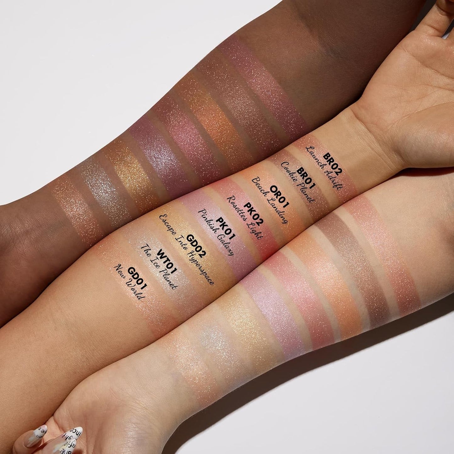 FOCALLURE Shimmer Face Highlighter Makeup Powder, Gel to Powder Glow Finish, Leaving a Lightweight & Healthy Radiance, Long Lasting Luminous Face Body Highlighter Makeup,BR01 cookie Planet